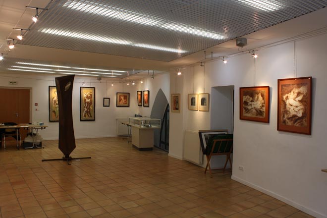 gravures Marjon Mudde, dinanderie Simon Charbonnier