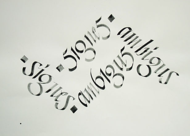 Stuart, écrit et calligramme géométrique